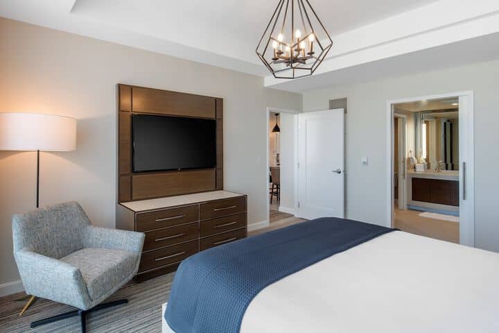 Room 28 of 85