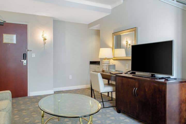 Room 50 of 83