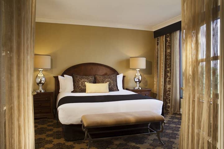 Room 28 of 187