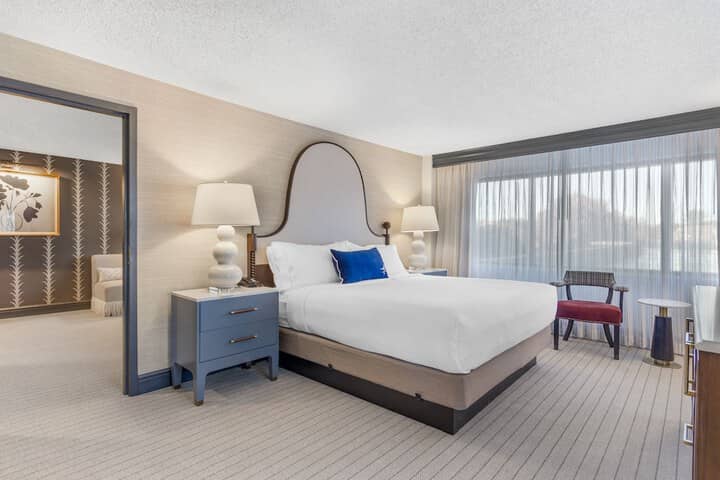Room 30 of 153