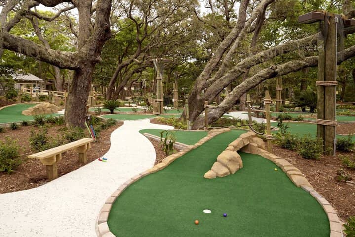 Mini-golf