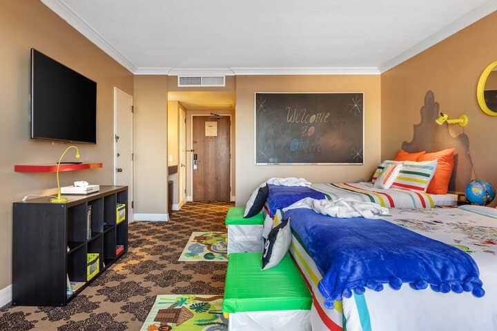 Room 45 of 187