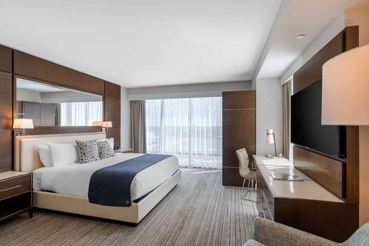Room 26 of 85