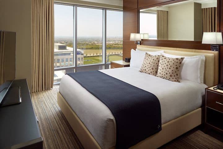 Room 34 of 85