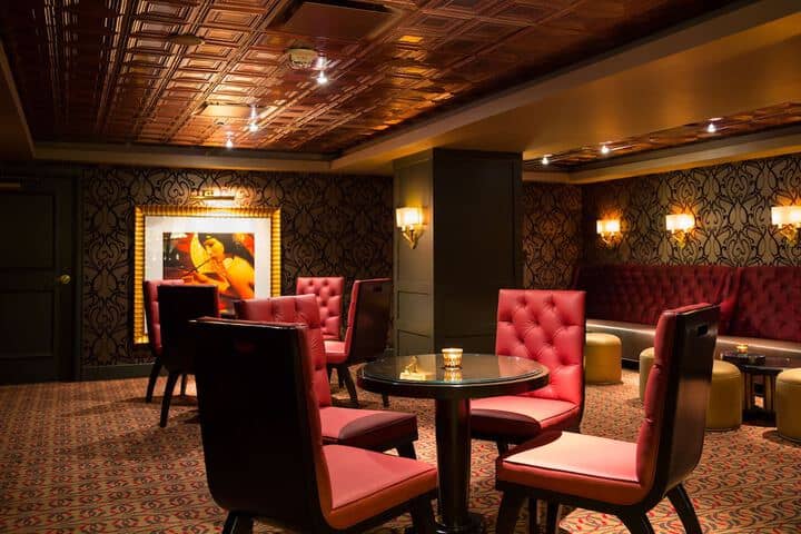 Lounge 86 of 113