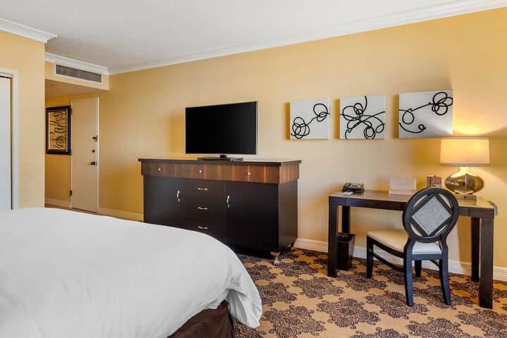 Room 19 of 187