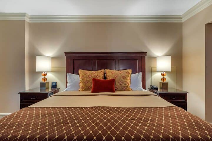 Room 28 of 113