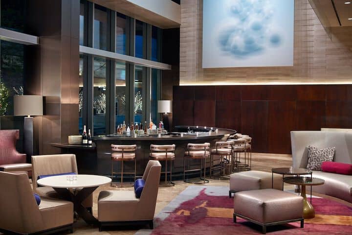 Lounge 105 of 161