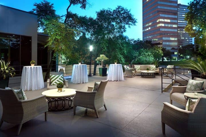 Hotel Exterior 181 of 187