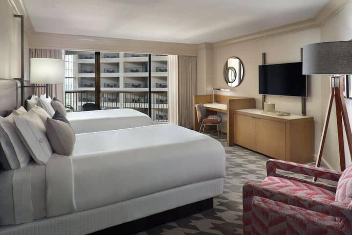 Room 28 of 100