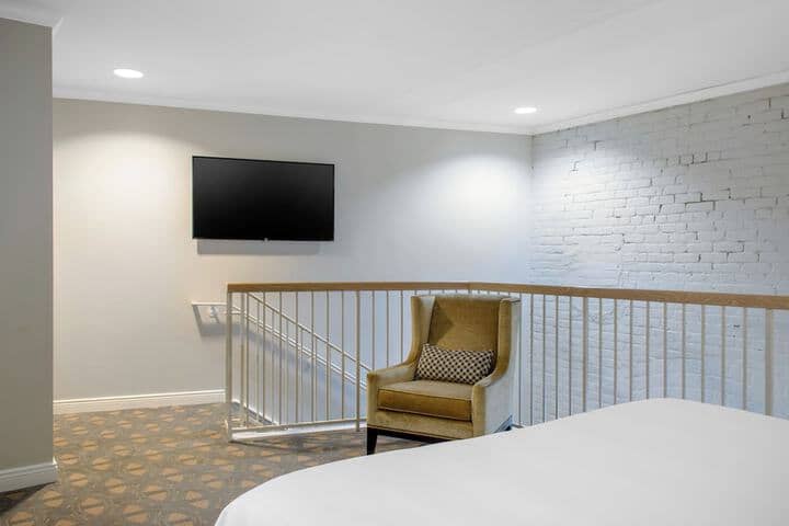 Room 56 of 83