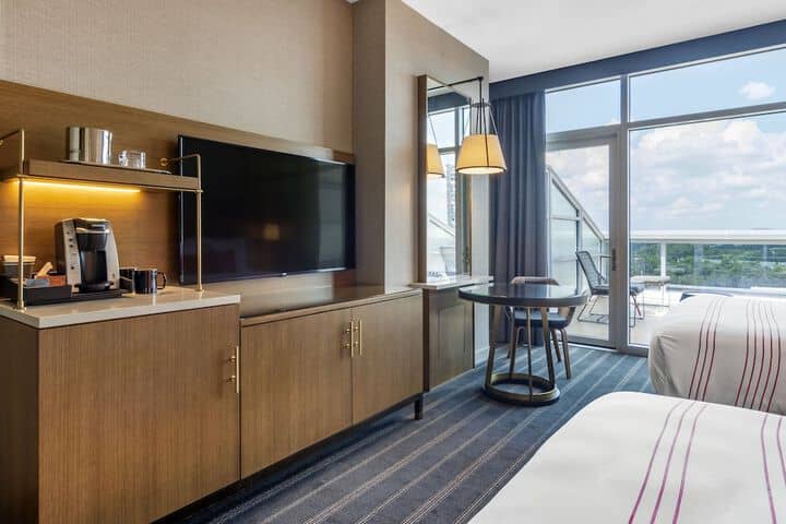 Room 42 of 90