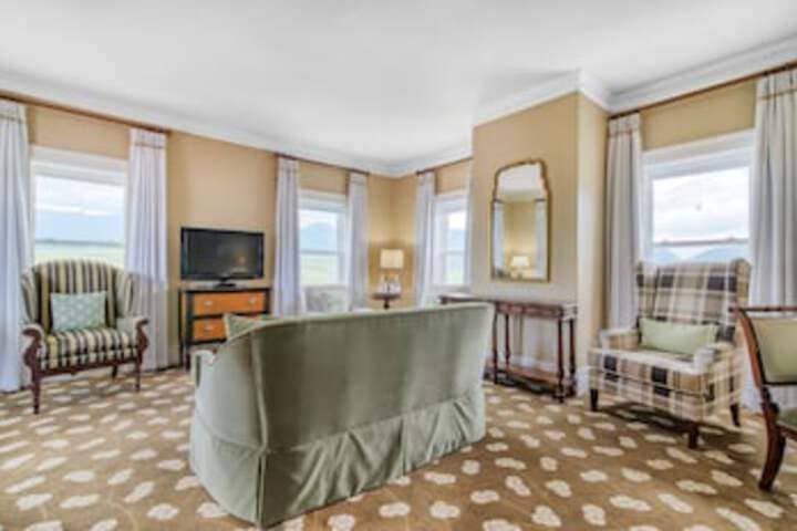Room 73 of 396