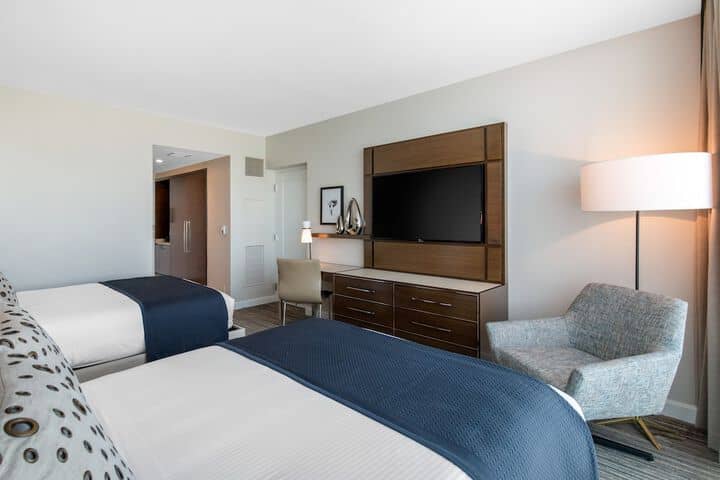 Room 33 of 85