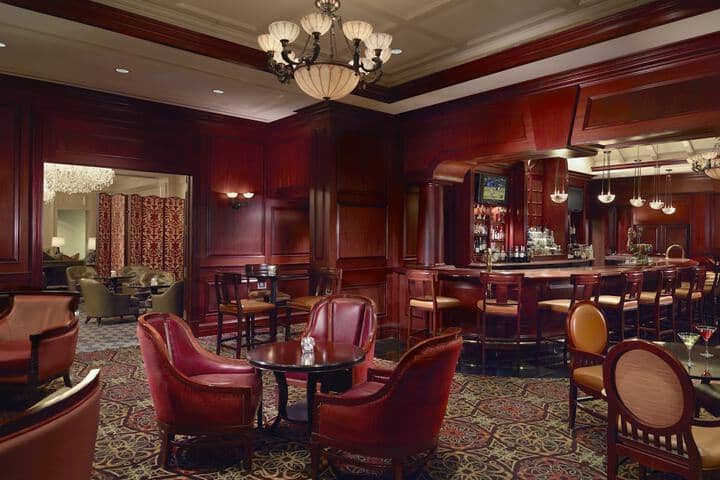 Lounge 111 of 143