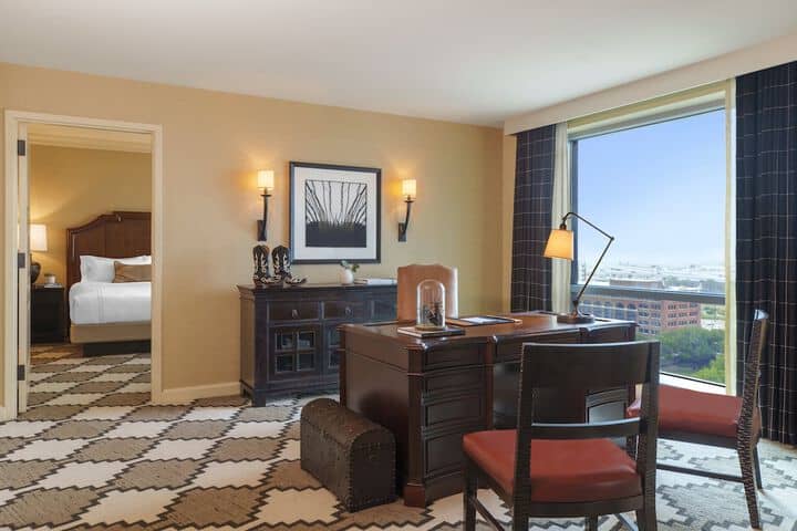Room 26 of 122