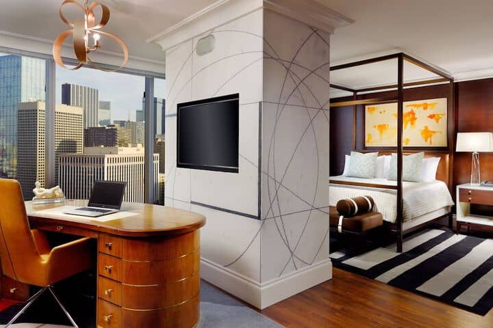 Room 25 of 161