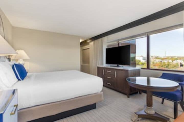 Room 34 of 153