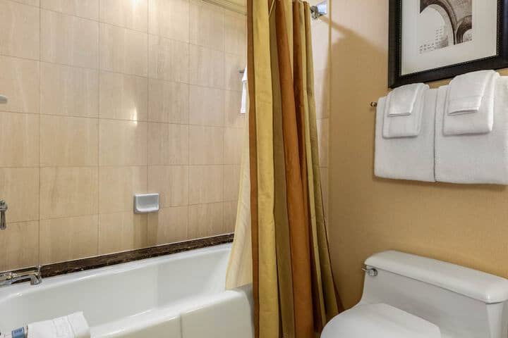 Room 30 of 113