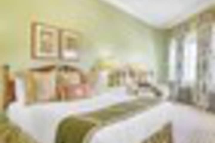 Room 35 of 396