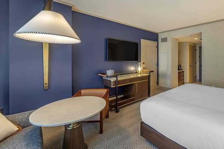 Room 4 of 70