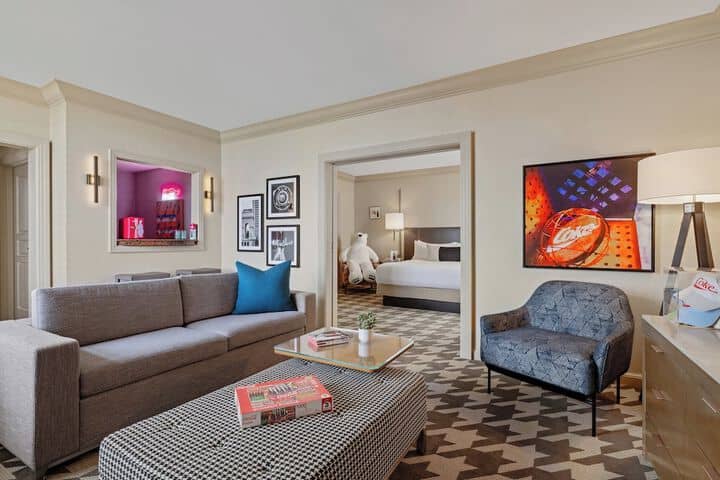 Room 44 of 100