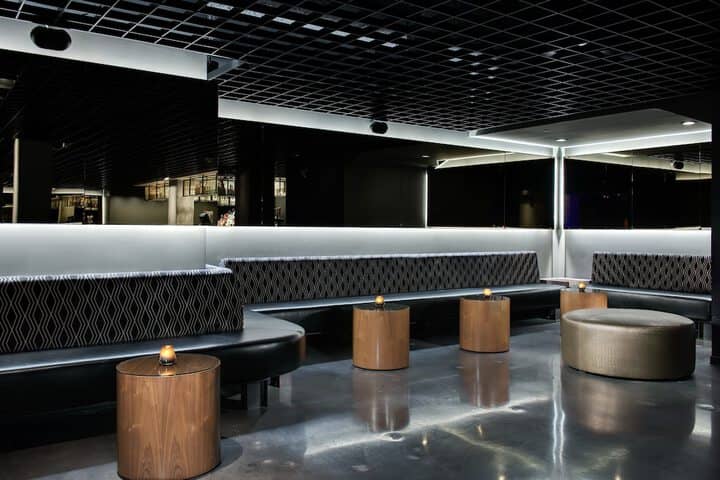Lounge 147 of 187