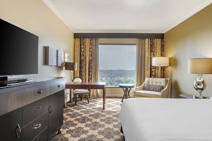 Room 102 of 187