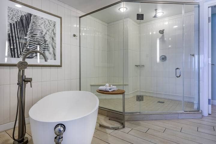 Bathroom shower