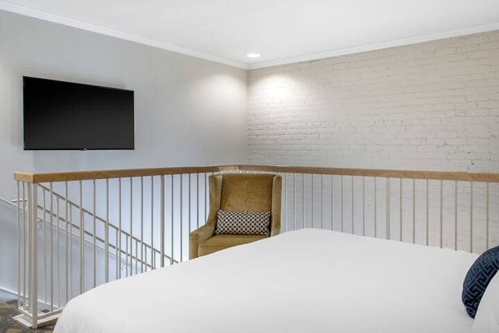 Room 47 of 83