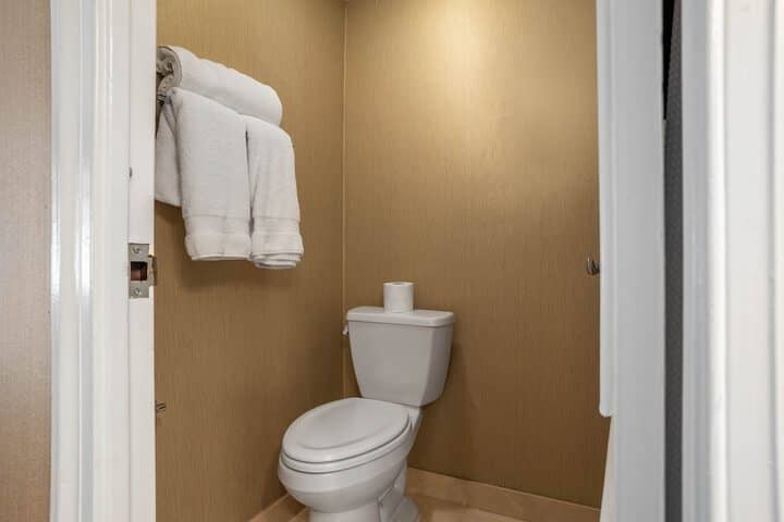 Room 133 of 200