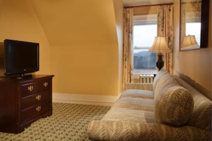 Room 136 of 396