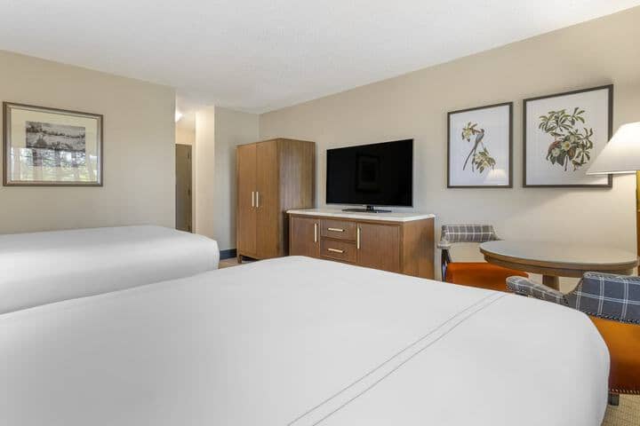 Room 42 of 153