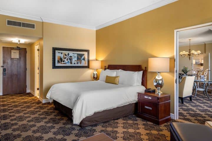 Room 50 of 187