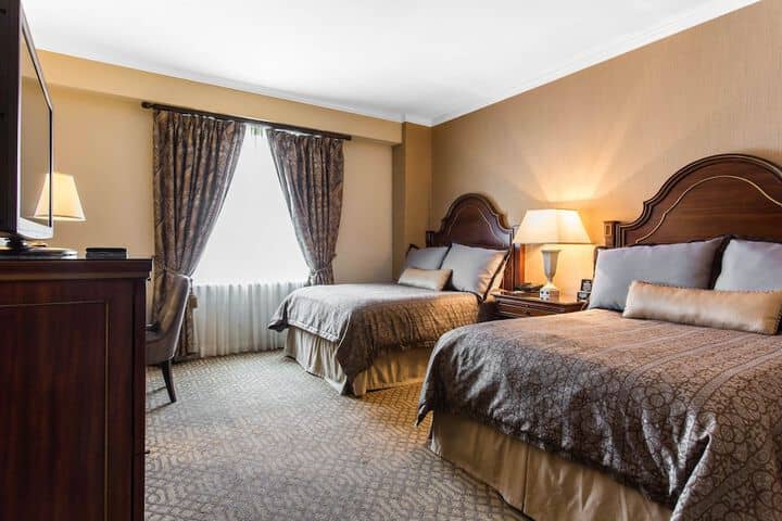 Room 47 of 200