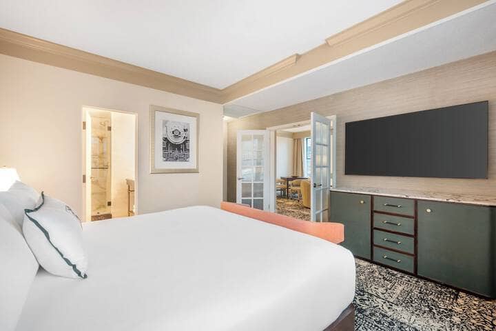 Room 47 of 98