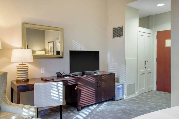 Room 54 of 83