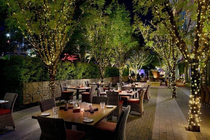 Dining 90 of 161