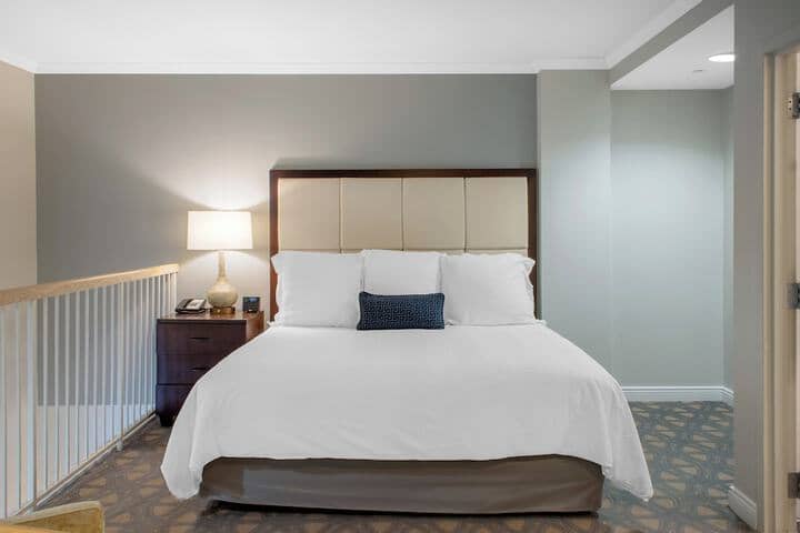 Room 42 of 83