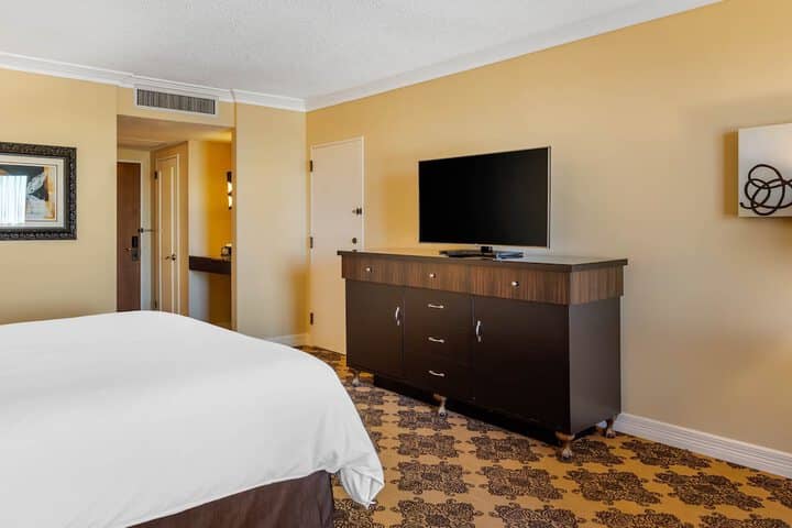 Room 46 of 187