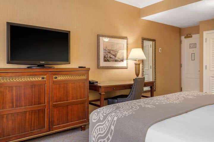 Room 57 of 200