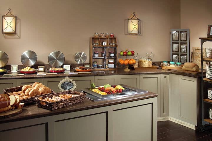 Breakfast/Coffee Service 75 of 83