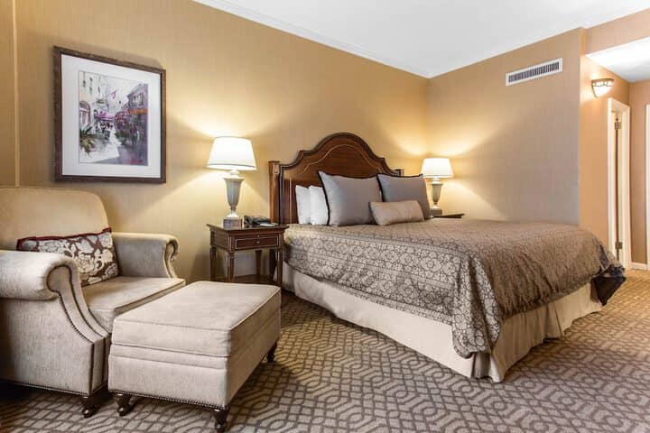 Room 29 of 200