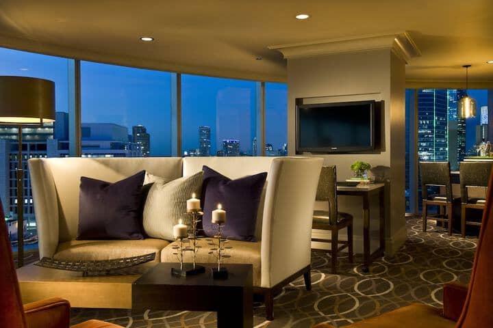 Room 40 of 161