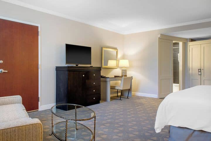 Room 20 of 83