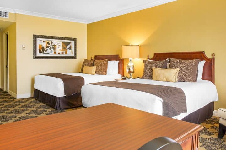 Room 52 of 187