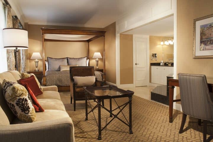Room 46 of 200