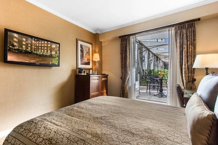 Room 111 of 200