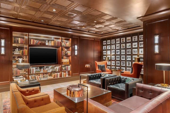Lounge 141 of 187