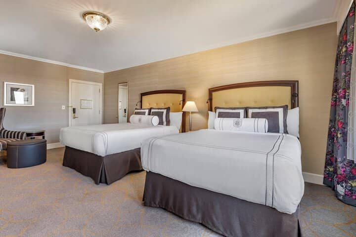 Room 32 of 143